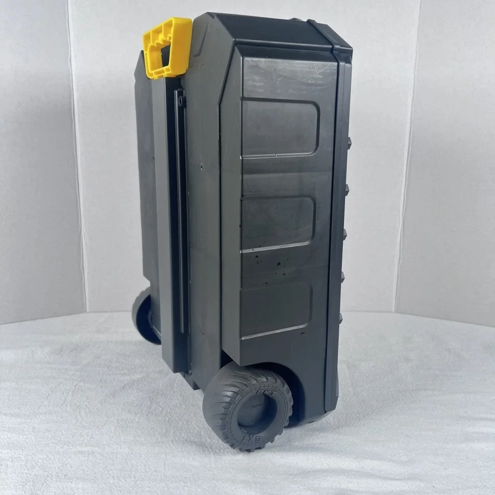 Monster Jam Pit Party Go Carry Case Rolling Handle Complete Set w 15 Trucks